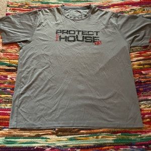 Under Armor Men’s Athletic XL Shirt